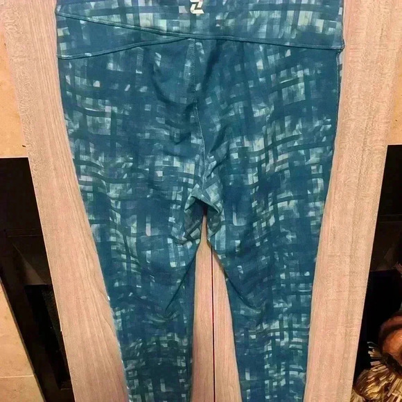 Zelos Women’s Athletic Leggings. Large. Blue Grid. Preowned. - Picture 3 of 3